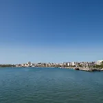 Casa Largo Da Mo *