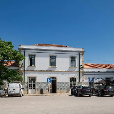 Casa Largo Da Mo *