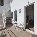 Casa Largo Da Mo *